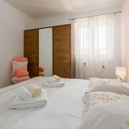 Holiday home Strandnahes Anamaria Fuer 6 Personen Porec